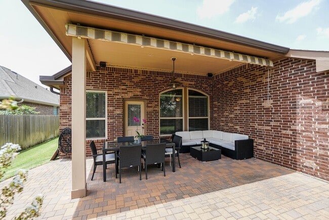 Building Photo - 6115 Sawland Dr