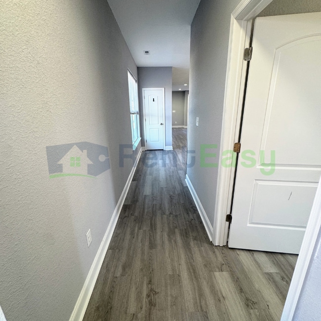 Building Photo - 511 Mason Ave