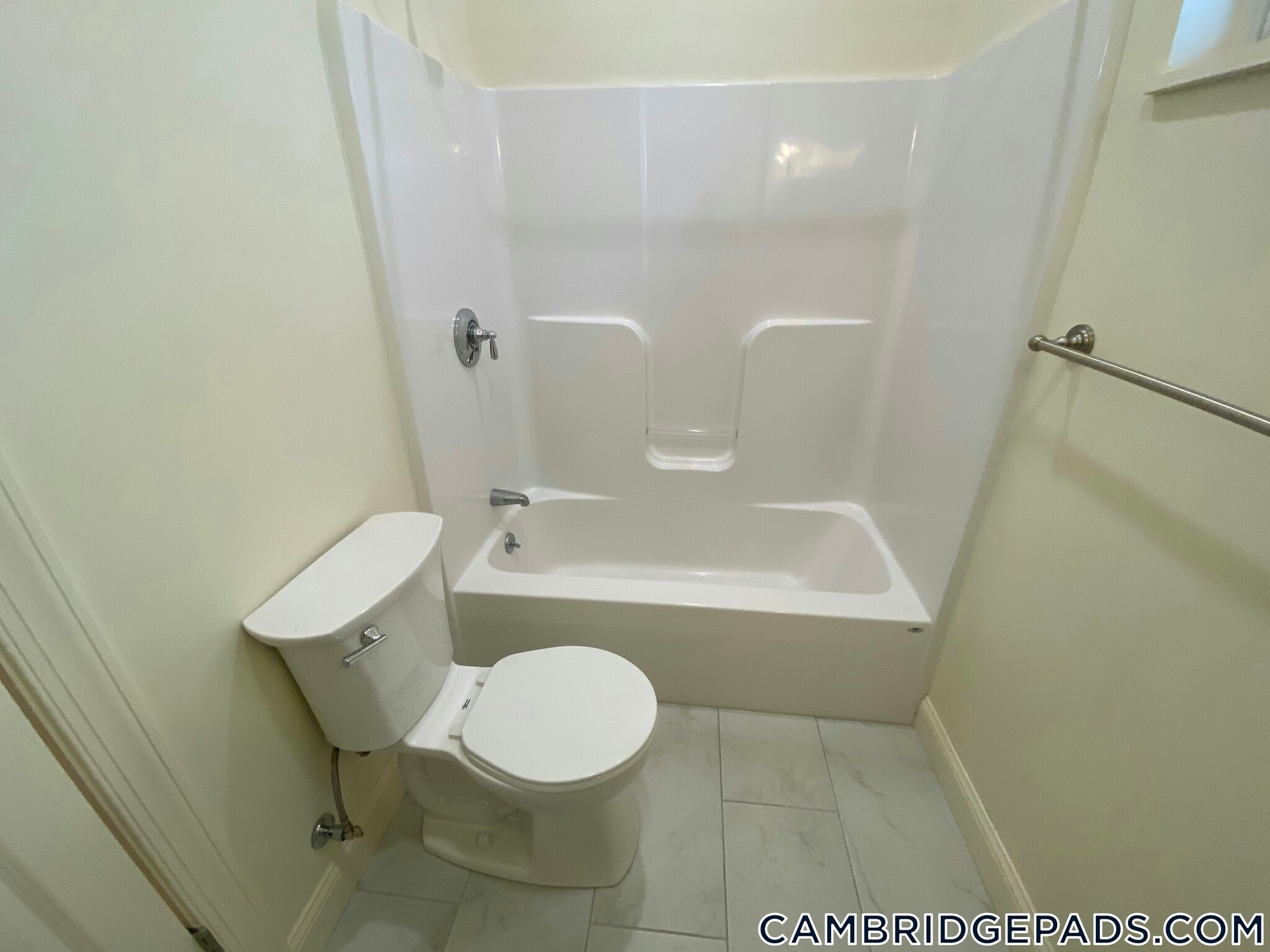 Building Photo - 379 Harvard St