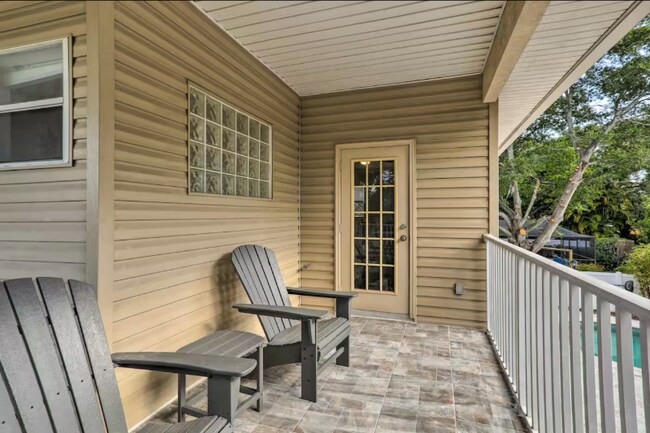 Building Photo - 2181 Poinciana Dr