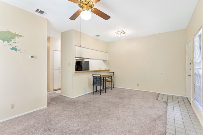 Building Photo - 2902 Cole St