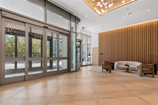 Building Photo - 400 Central Ave