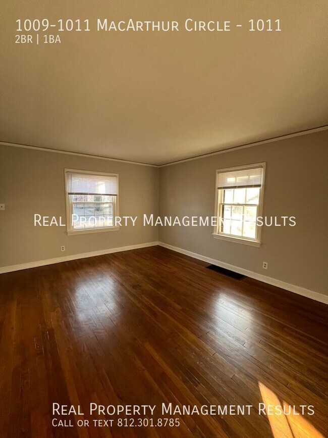 Building Photo - 2 Bedroom, 1 Bathroom Duplex, East Side