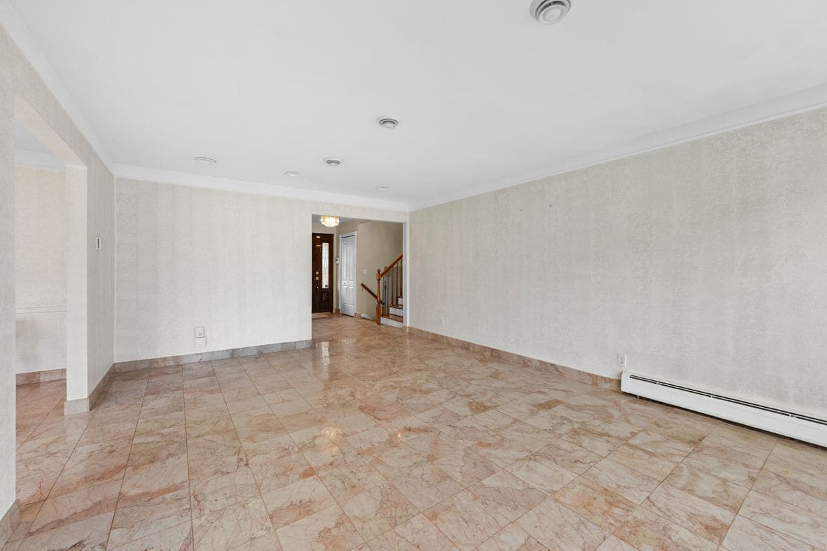 Building Photo - 2616 Douglas Dr