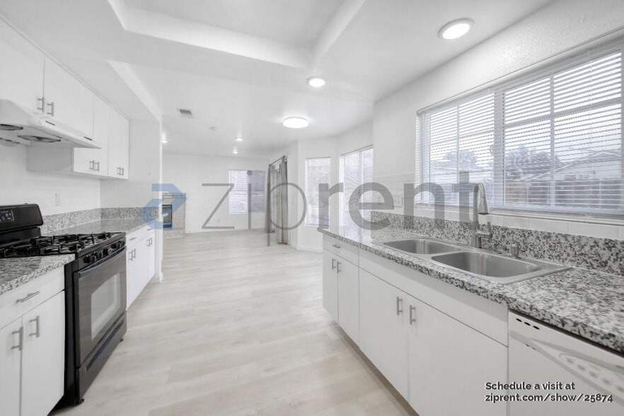 Building Photo - 21627 Winding Rd