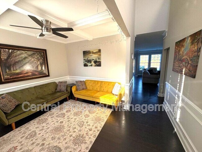 Building Photo - 316 Meadowpark Ln