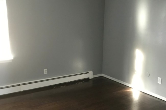 spacious rooms - 821 Central Ave