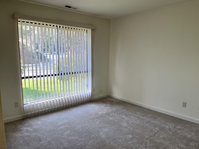 Building Photo - 133 Torrey Pine Terrace