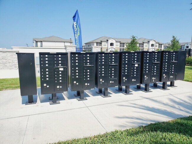 Building Photo - Lake View 3 Bedroom, 2.5 Bath Townhome in Ocoee FL!