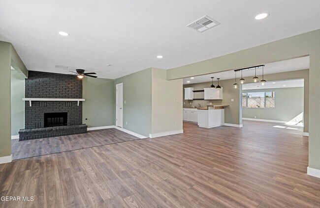 Building Photo - 10096 Ontario Ave