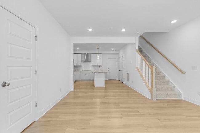 Building Photo - 1206 Coach Sta Aly