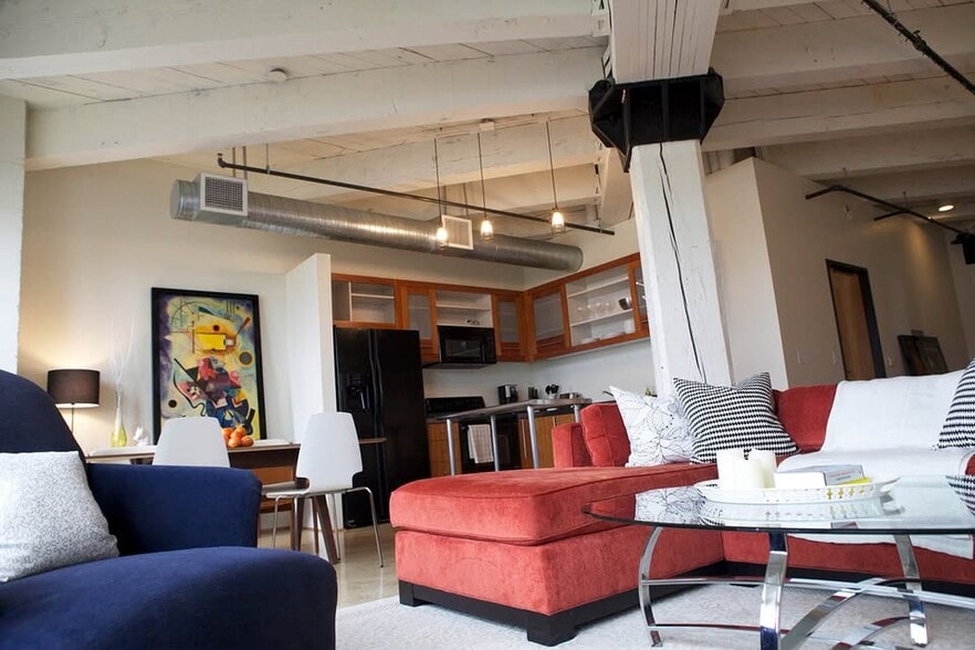 Building Photo - 1420 NW Lovejoy St