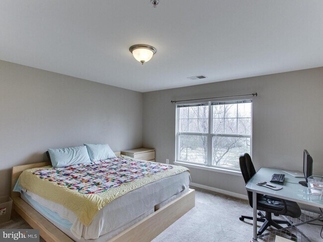 Building Photo - 152 Moore Dr