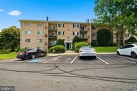 Building Photo - 1521 Colonial Dr