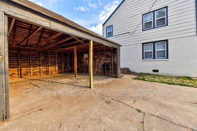 Building Photo - 3200 NW 16th St