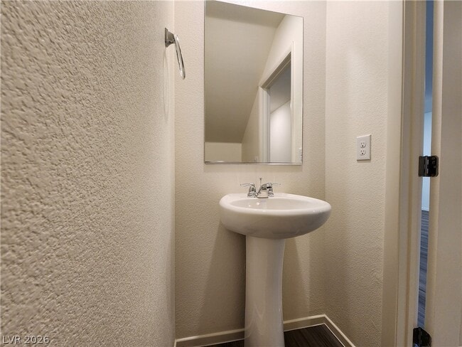 Building Photo - 6062 Lily Gdn St