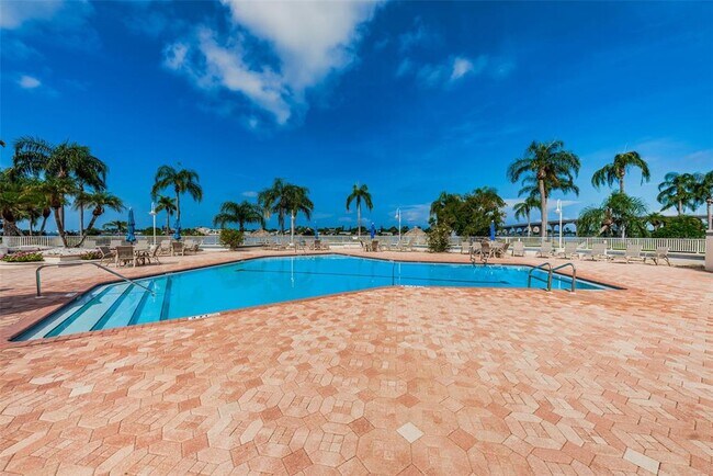 Building Photo - 6081 Bahia Del Mar Cir N