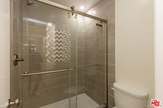 Building Photo - 1033 6th St