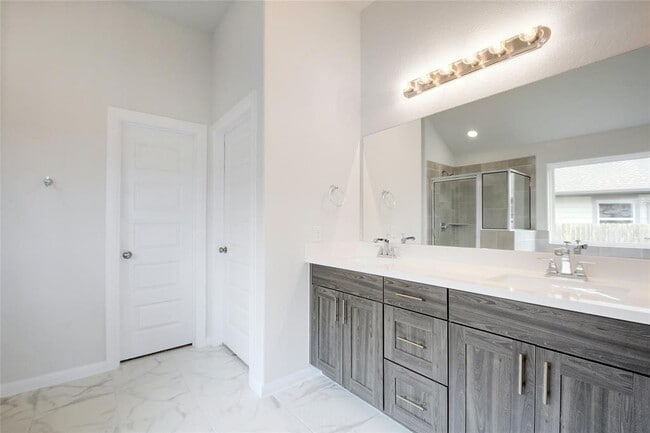 Building Photo - 134 Edgewater Trl