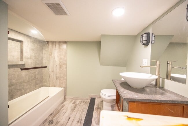 Building Photo - 52 East Ave