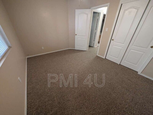 Building Photo - 9800 Kokopelli Dr NW