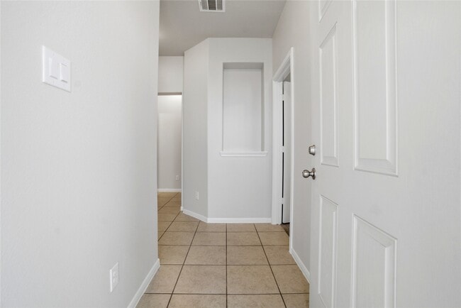 Building Photo - 116 Camelot Pl Ct