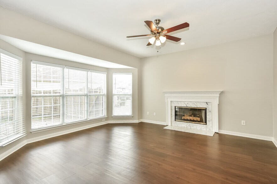 Building Photo - 601 Mable Dr