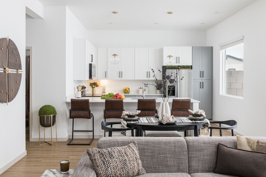 Building Photo - Bungalows on Combs