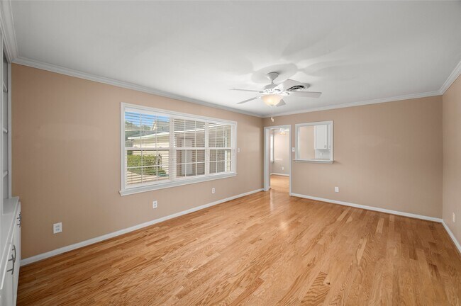 Building Photo - 3725 Murworth Dr