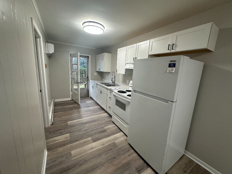 Building Photo - 123 S Sam Davis Ave