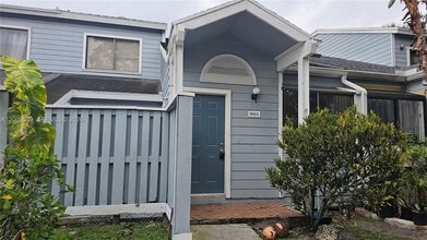 Building Photo - 1953 Players Pl