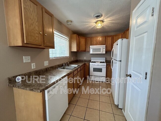 Building Photo - 504 W Navajo St