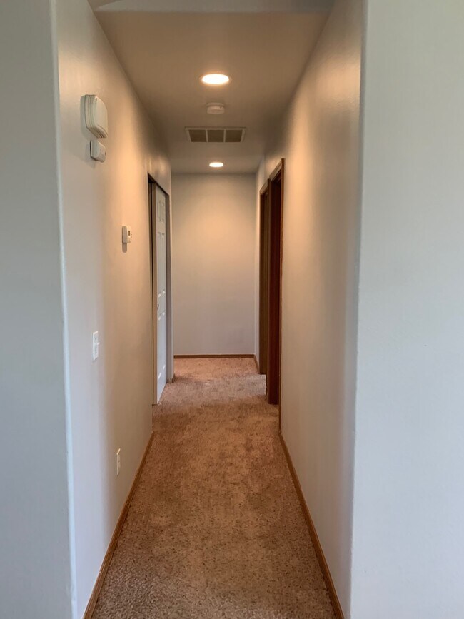 Building Photo - Spacious 4 Bed 2 Bath Home in Ellensburg