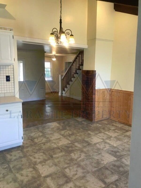 Building Photo - 911 E Steele St