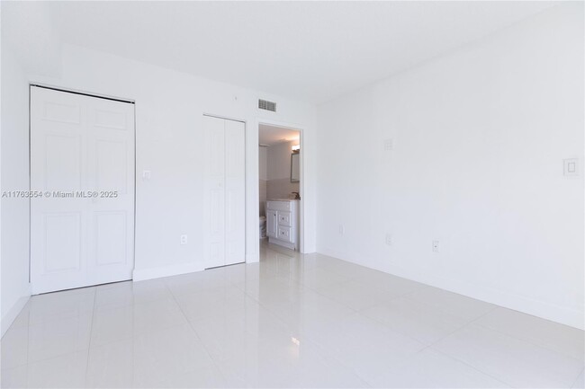 Building Photo - 2075 SW 122nd Ave