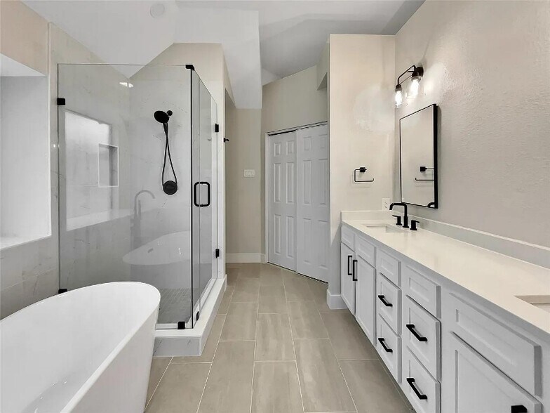 Building Photo - 811 Fawn Valley Dr