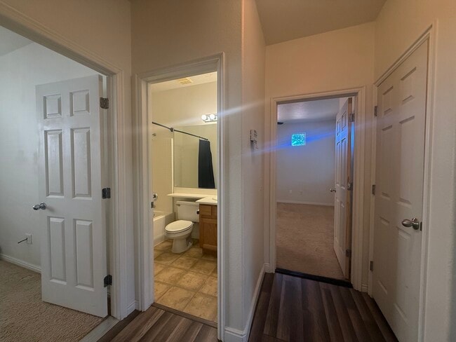 Building Photo - 934 N Slow Creek Ln