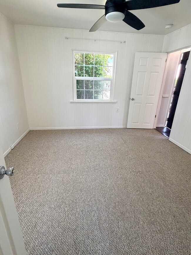 Building Photo - 9719 Mallison Ave