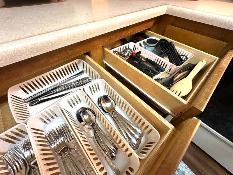 Building Photo - 1270 W Newlands Dr