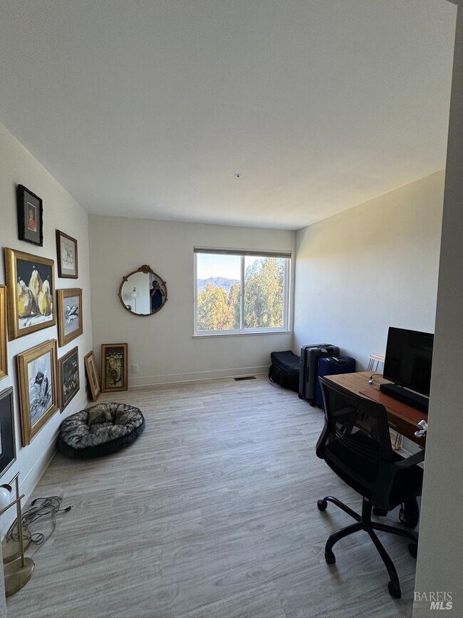 Building Photo - 67 Via Los Altos