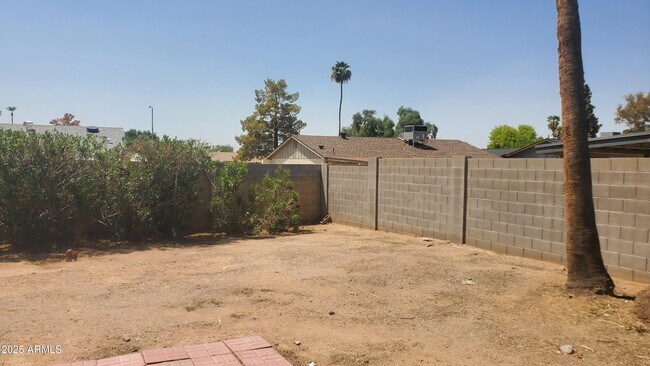 Building Photo - 3719 W Hearn Rd
