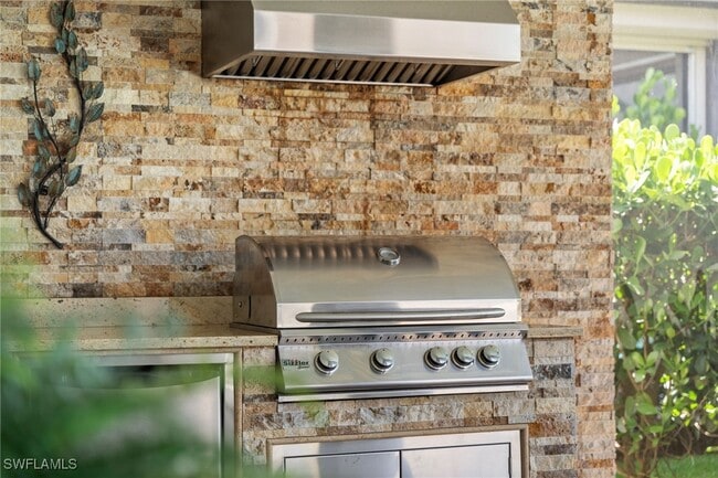 Building Photo - 8828 Savona Ct