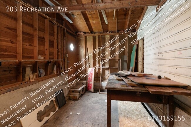 Building Photo - 203 Recreation Ave