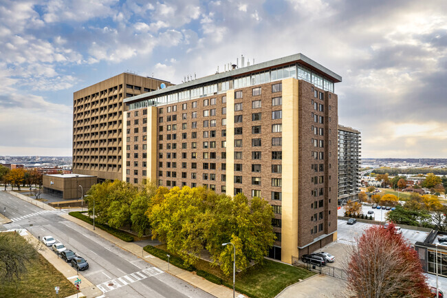 Primary Photo - The Metropolitan Condos