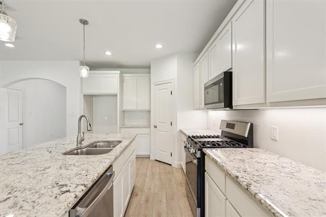 Building Photo - 1702 Kings Ln