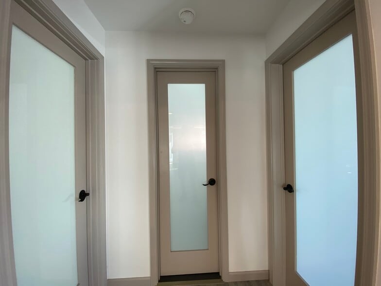 Bedroom/Bath vestibule - 3716 Claudine St