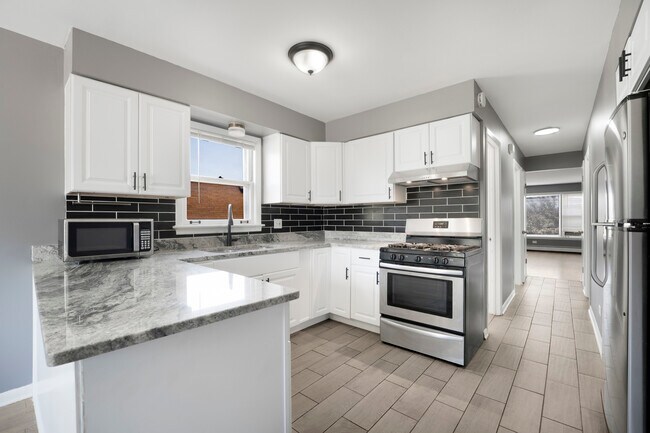 Building Photo - 5311 N Northwest Hwy