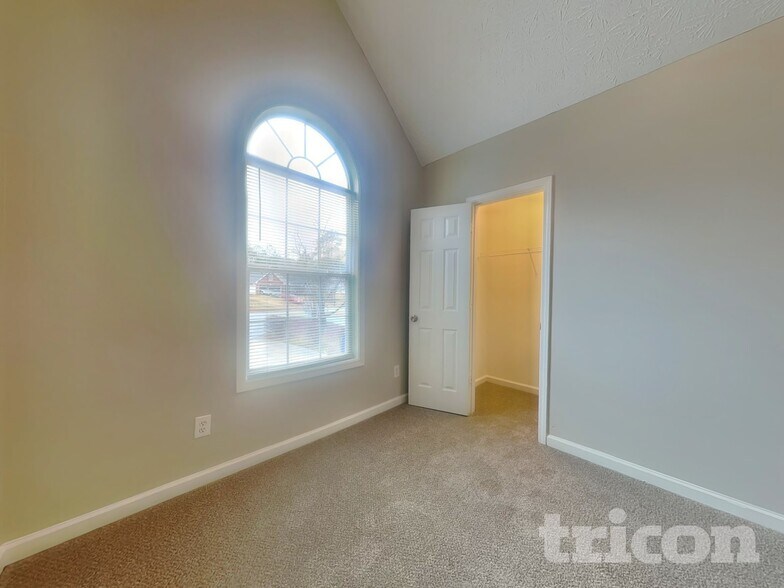 Building Photo - 65 Cascade Ct