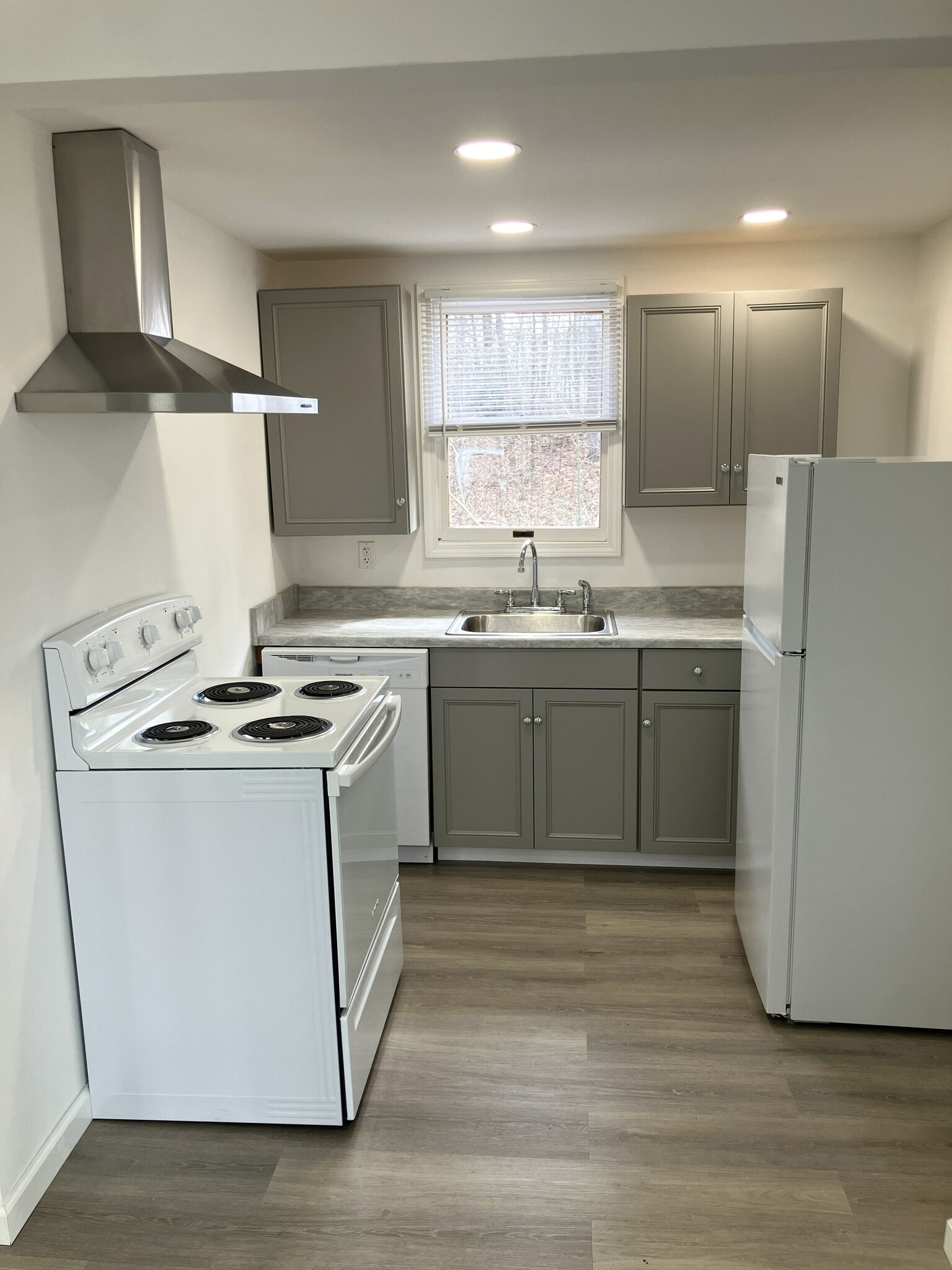 Kitchen - 495 Annie Lee Rd