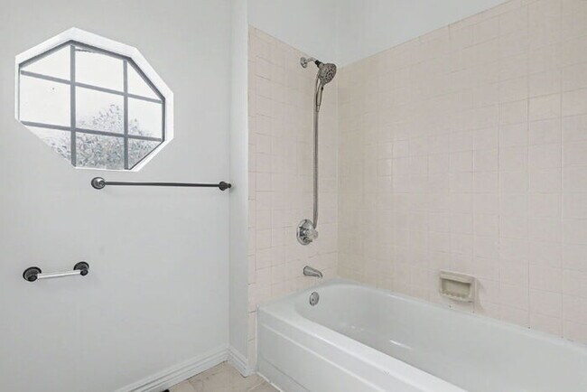 Building Photo - Move-In Ready 3-Bedroom Home with Modern Finishes Just Minutes from Fort Carson